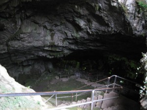psichro cave2
